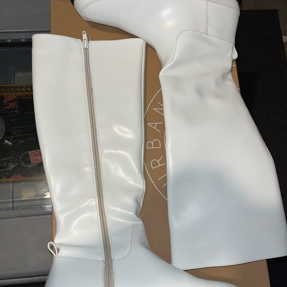 Urban Outfitters tall boots - Picture 4 of 13